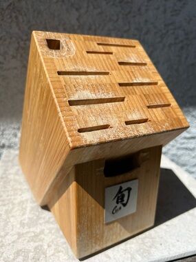 Shun 11 slot bamboo knife block - Kitchen Organizer